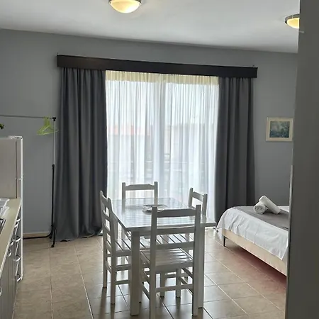 Anna House Apartment *